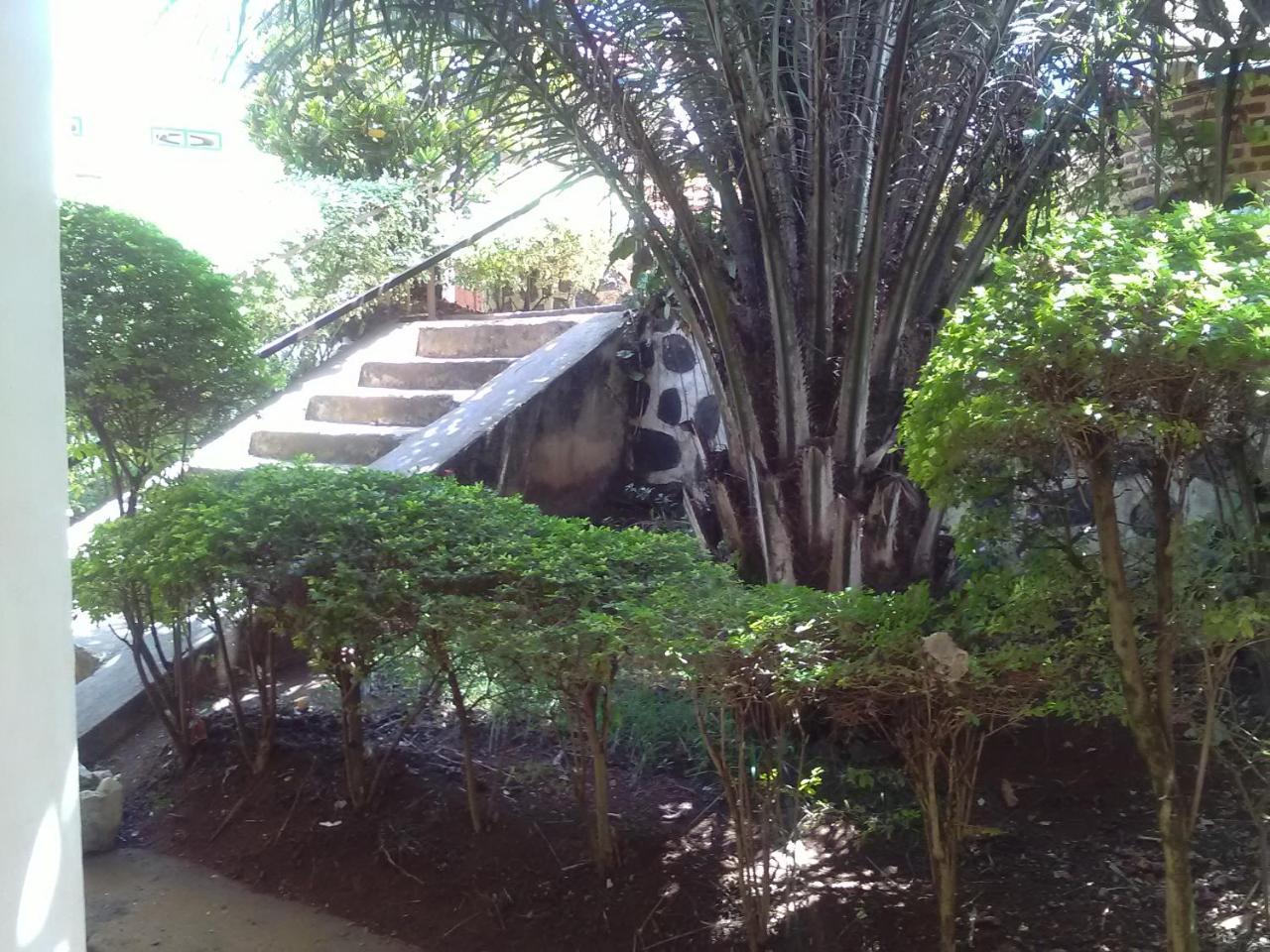 Gloria Motel Cyangugu ภายนอก รูปภาพ