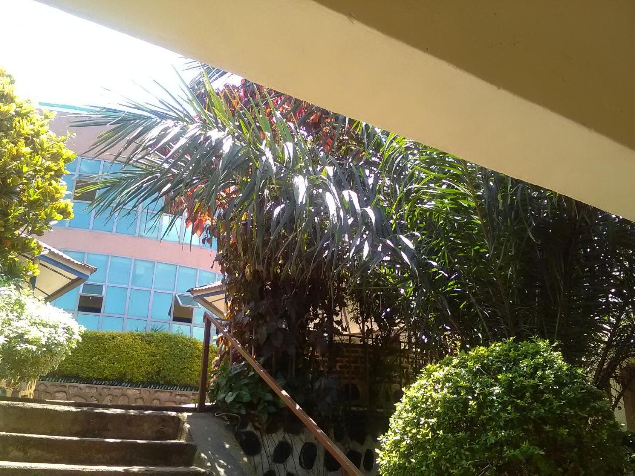 Gloria Motel Cyangugu ภายนอก รูปภาพ